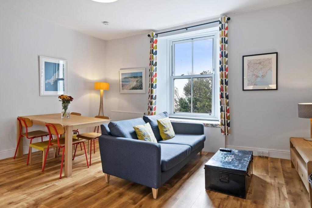 פאלמות' Pendennis - Bright Victorian Flat, Sea Views & Close To Beach מראה חיצוני תמונה