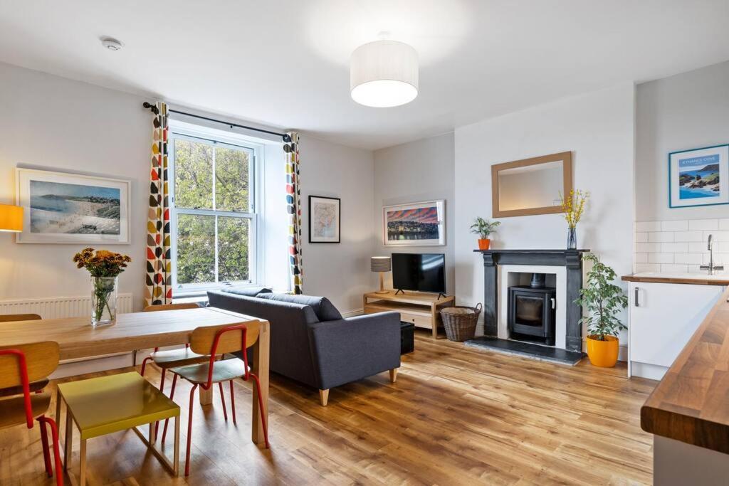 פאלמות' Pendennis - Bright Victorian Flat, Sea Views & Close To Beach מראה חיצוני תמונה