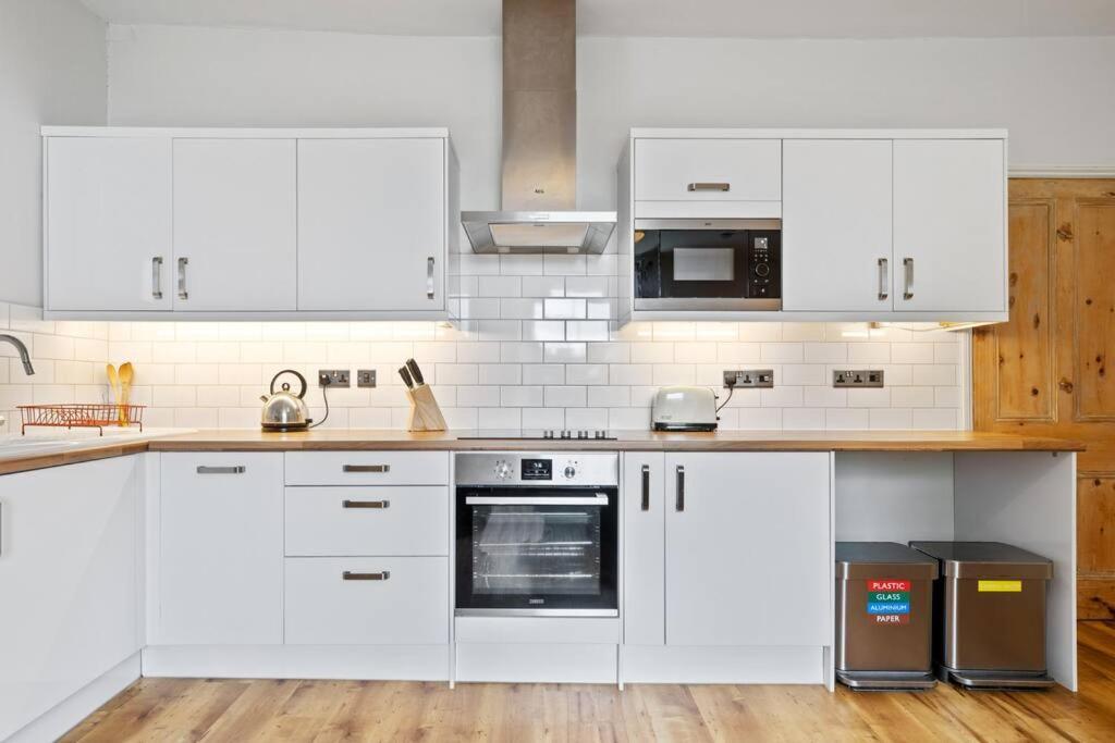 פאלמות' Pendennis - Bright Victorian Flat, Sea Views & Close To Beach מראה חיצוני תמונה